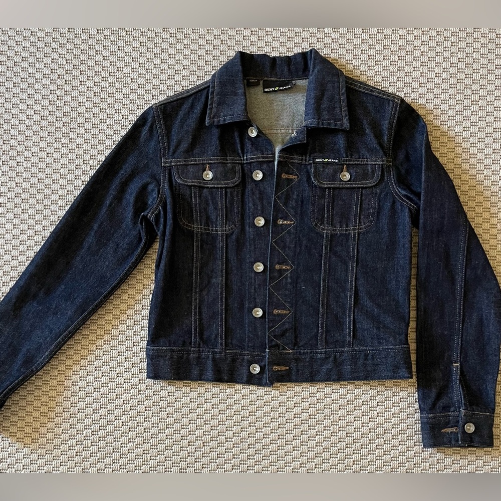 Preowned Vintage DKNY JEANS Denim Jacket. Great Condition (hardly worn) - Sz S
